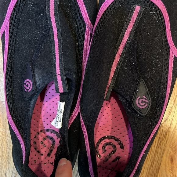 Water shoes worn but plenty of life left! - Picture 13 of 13